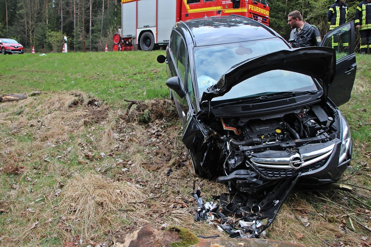32.000 Euro: Unfälle in Schwarzenbach und auf B470