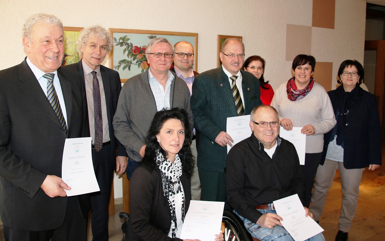 Neun ehrenamtliche Wohnberater helfen bei Wohnfragen