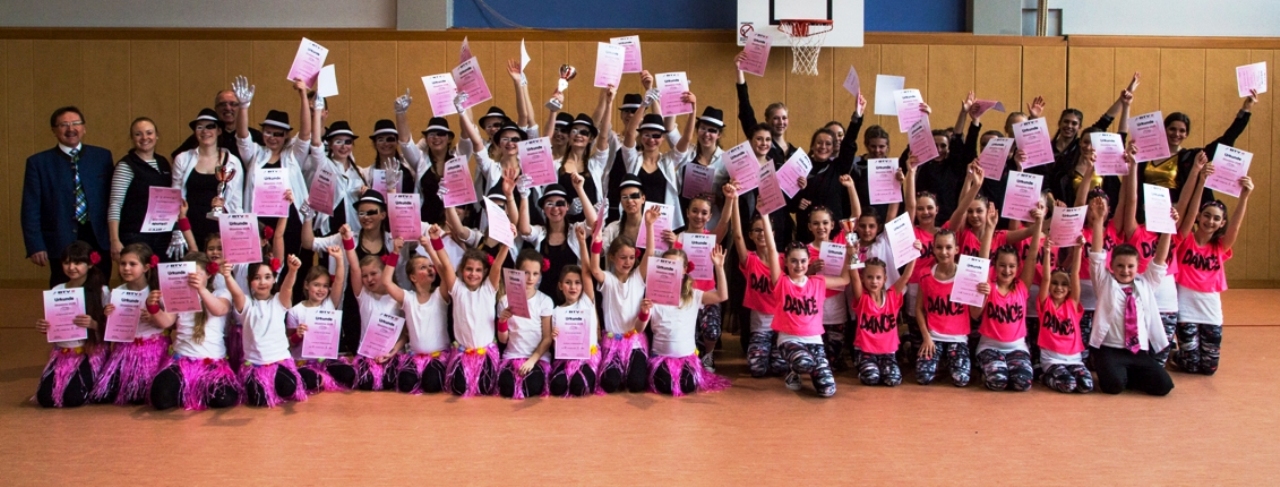 „Showtime“ in Erbendorf: Erstmals auch Jungs beim Tanzwettbewerb