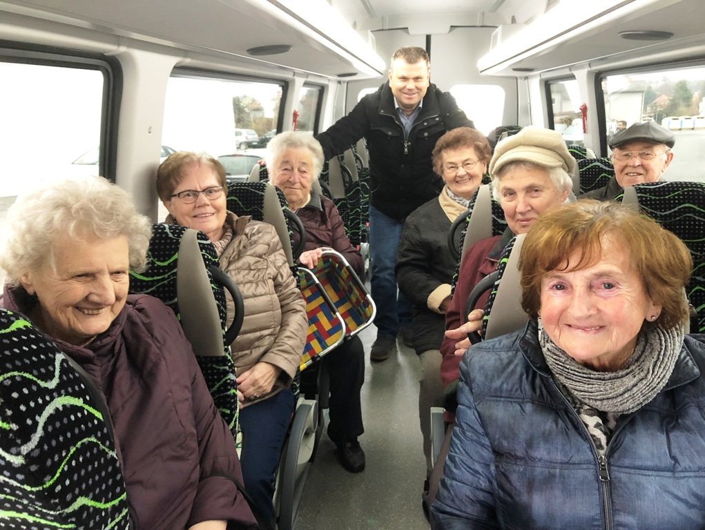 Seniorenbus hat Fahrt aufgenommen – Mitfahrer sind begeistert