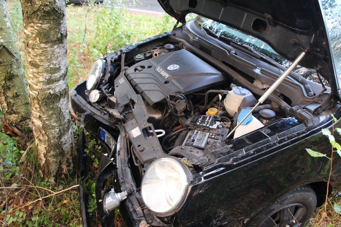 Unfall bei Dießfurt: Wegen Navi an den Baum