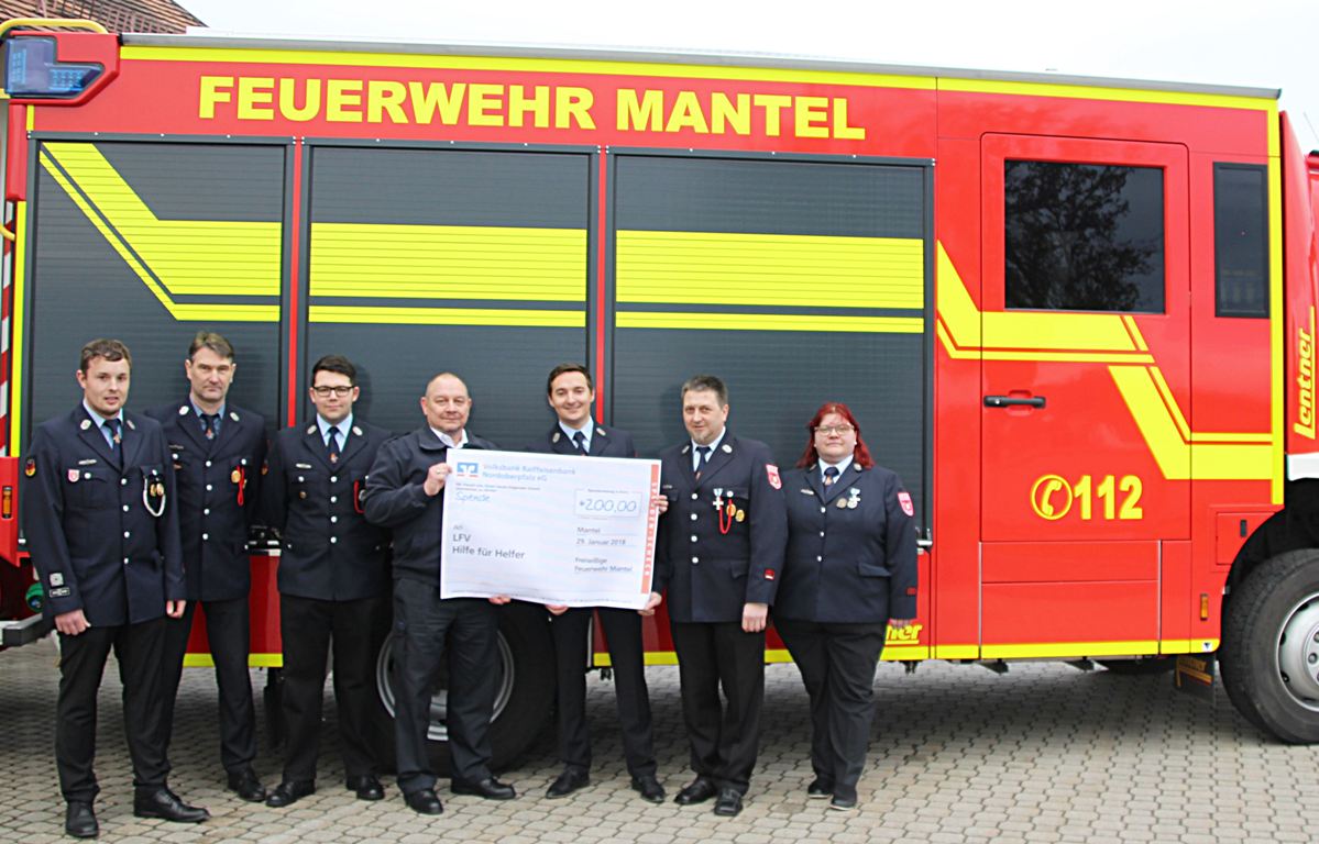 Feuerwehr Mantel unterstützt Kameraden: „Hilfe für Helfer“