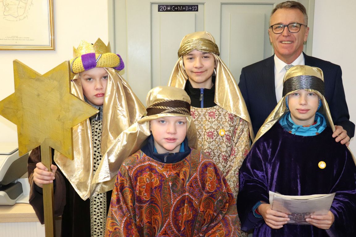 Sternsinger zu Gast im Rathaus