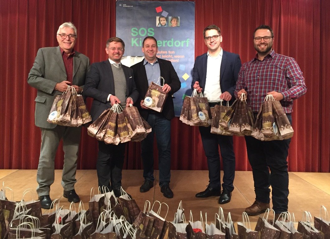 90 Weihnachtsgeschenke für SOS-Kinderdorf