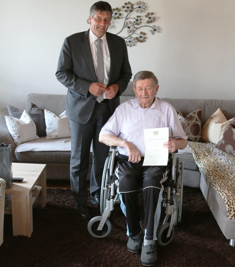25 Jahre Feldgeschworener: Ehrung für Josef Aumüller