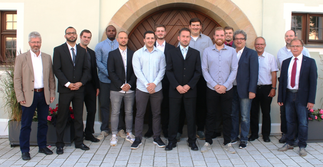 Riesen Freude, große Ehre: Pressather Basketballer im Rathaus