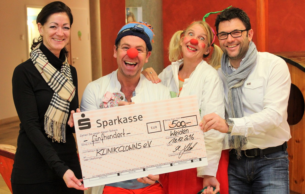 Weihnachtsgeschenk für die kleinen Patienten im Klinikum Weiden