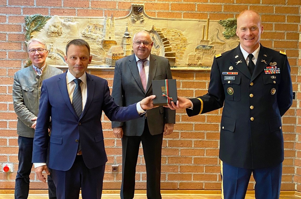 Starke Partner sein: Oberst Danbeck zu Gast im Rathaus