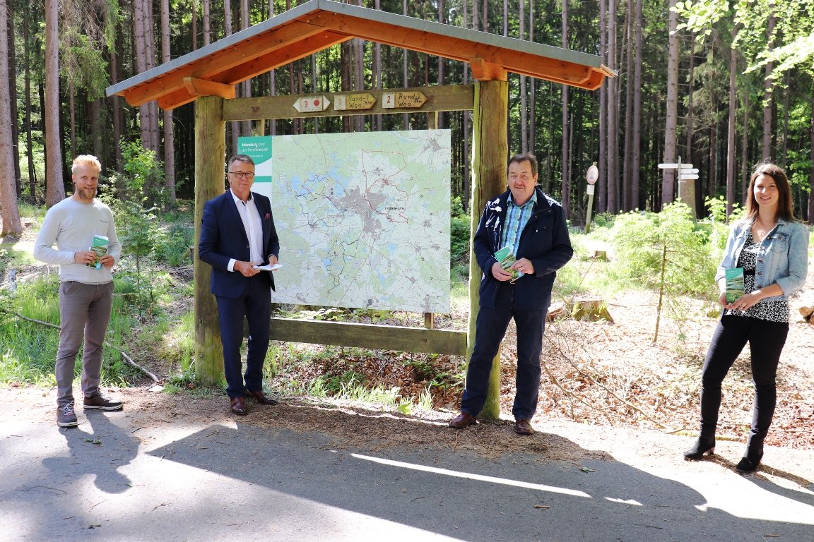 Neue Infotafeln für Wanderer