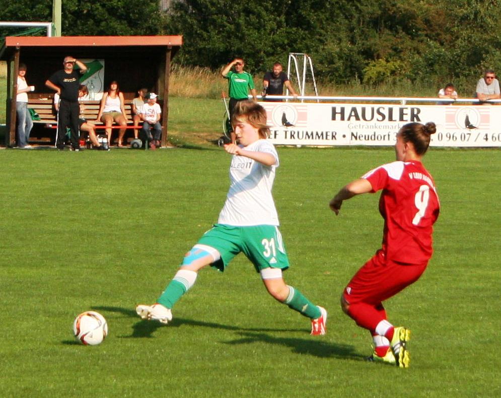 Frauenfußball-Pokalderby im Elfmeterschießen entschieden