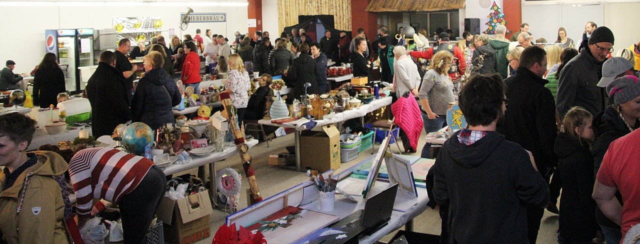 Großer Andrang beim ersten Abendflohmarkt in Kirchenthumbach