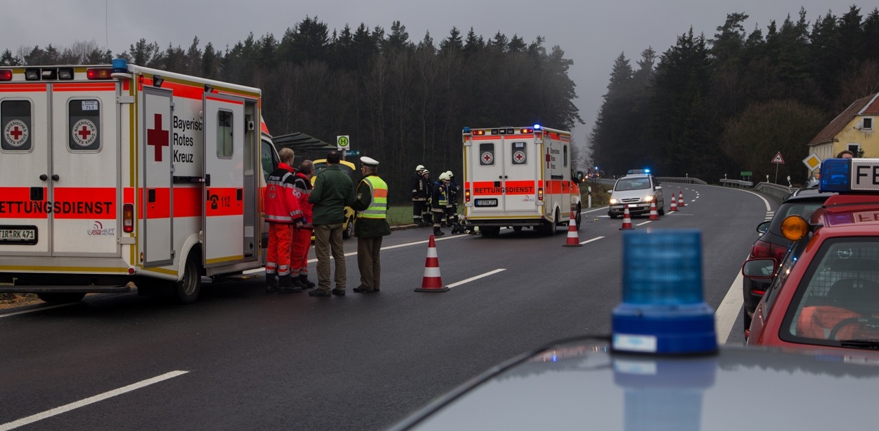 Auffahrunfall fordert drei Verletzte
