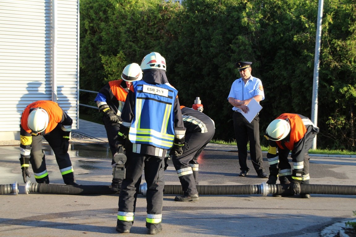 Für den Ernstfall bestens ausgebildet: 33 Feuerwehrler meistern Leistungsprüfung