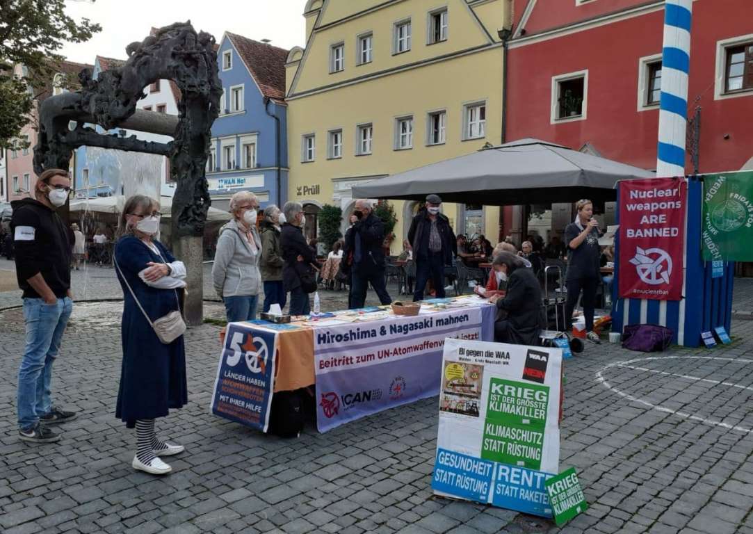 Mahnwache zum Ende der zivilen Atomkraftnutzung