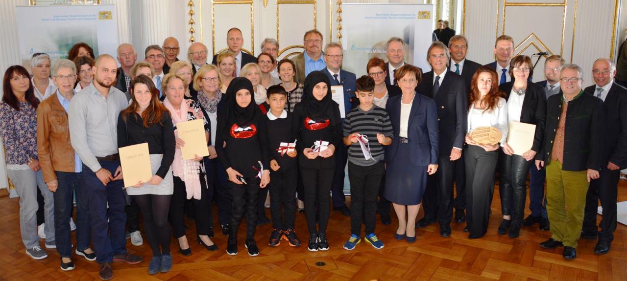Grundschule Altenstadt/WN und Sportverein Schönhaid gewinnen Integrationpreis