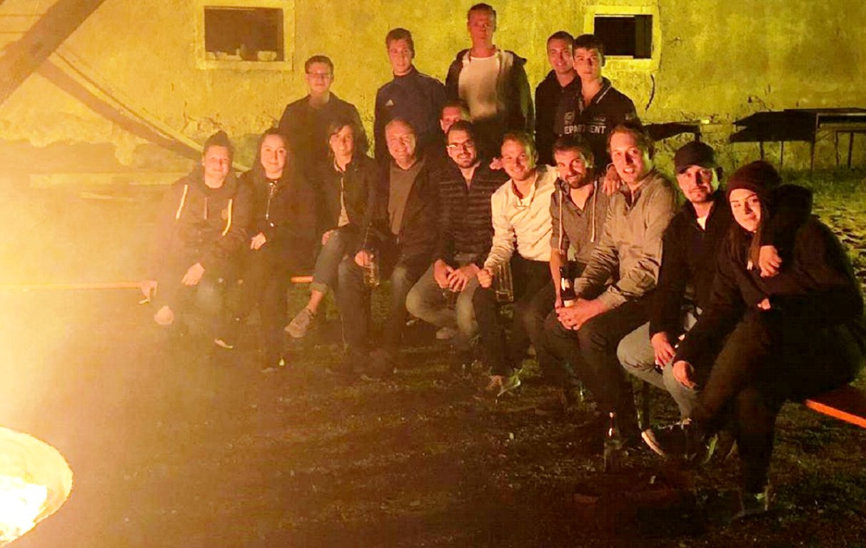 Helfer-Party am Lagerfeuer