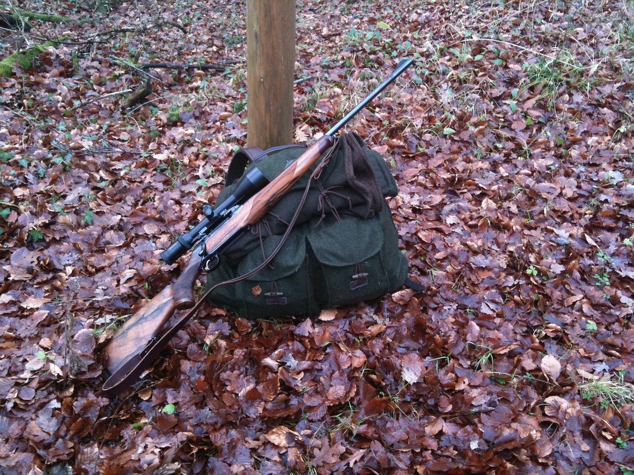 Jagdunfall: Jäger und Begleiterin teils schwer verletzt