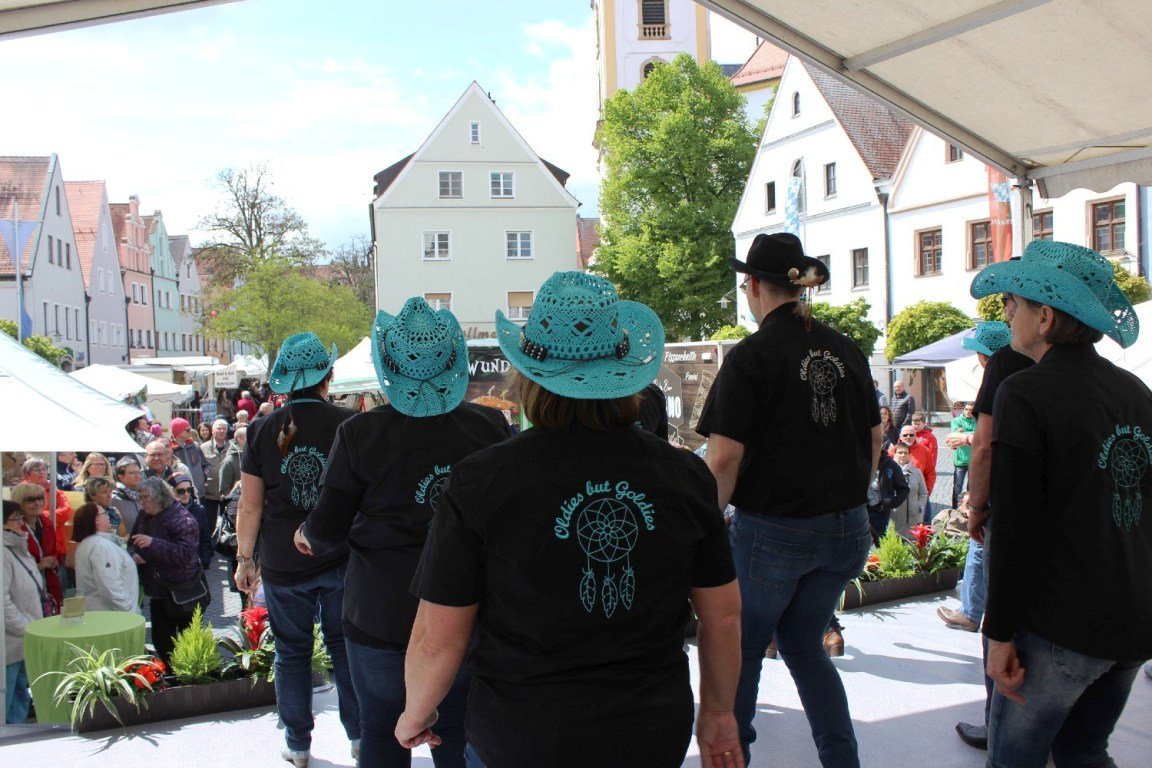 Rein in den Frühling: Verkaufsoffener Sonntag am Jubilatemarkt