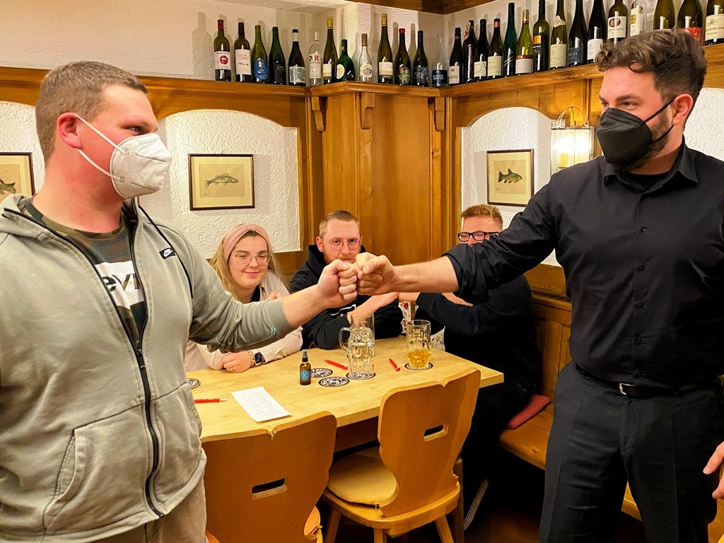 Bürgermeister Sebastian Dippold gibt den Staffelstab weiter