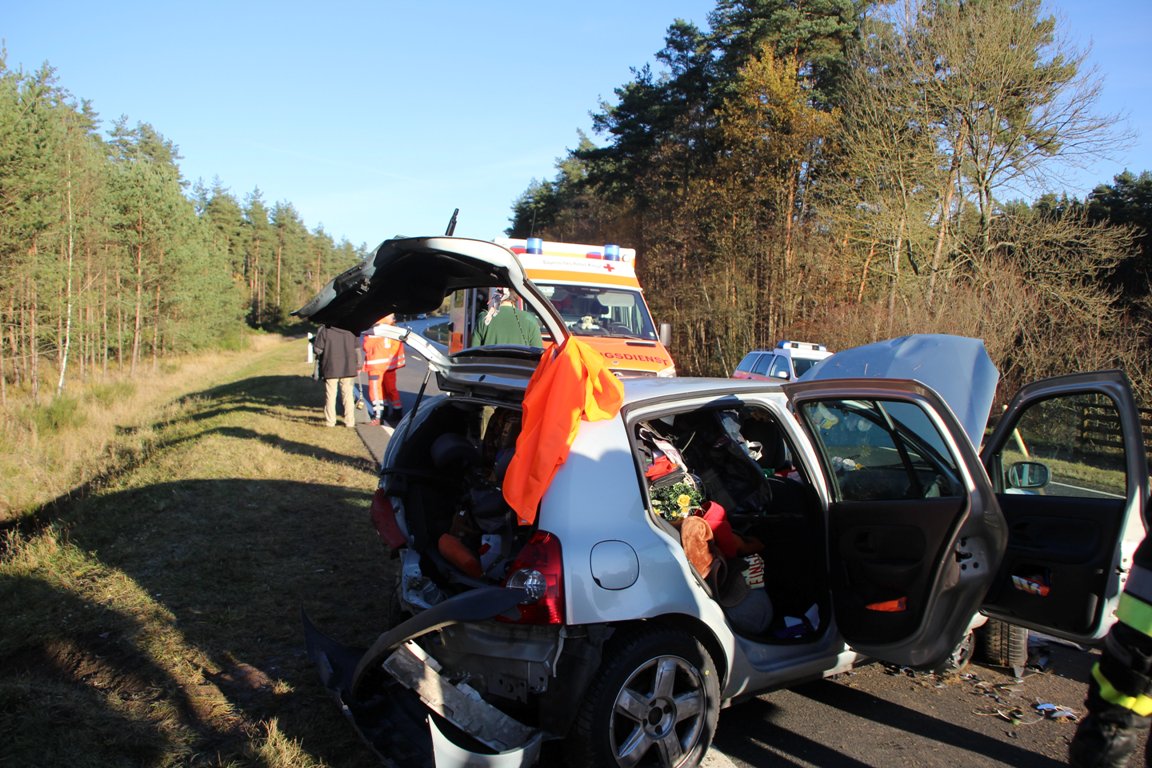 [Update] Bei Überschlag aus Fahrzeug geschleudert