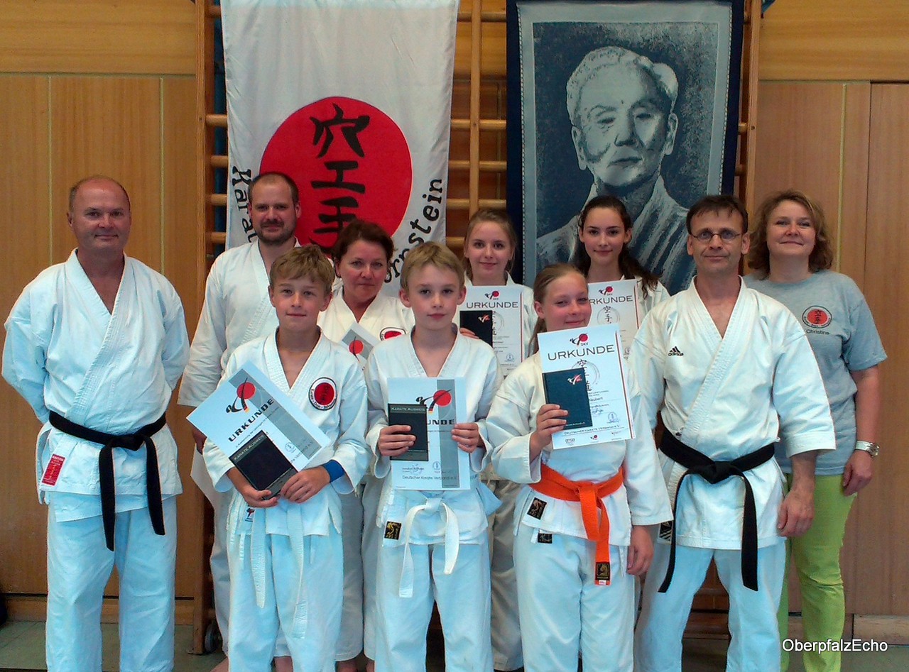 Neue Farbgurte im Karate-Dojo-Störnstein
