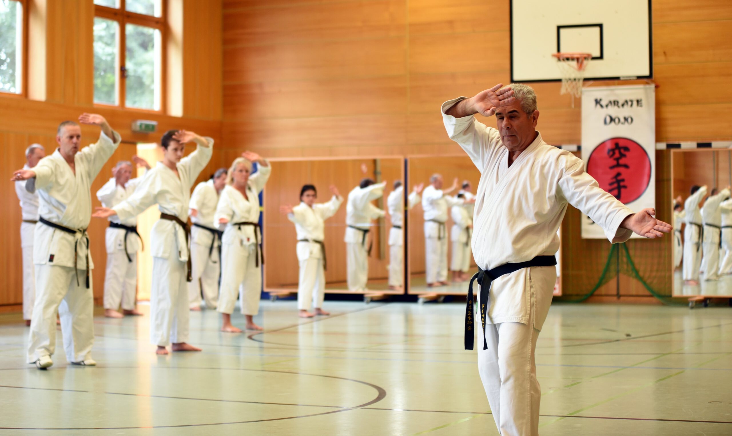 Anspruchsvoller Karate-Lehrgang mit Großmeister Oblinger