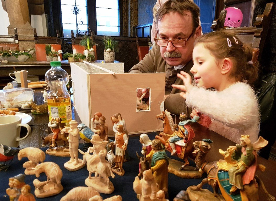 Kathreinmarkt in Weiden: Weihnachtsgeschenke, Bastelaktionen und Krippenschnitzer