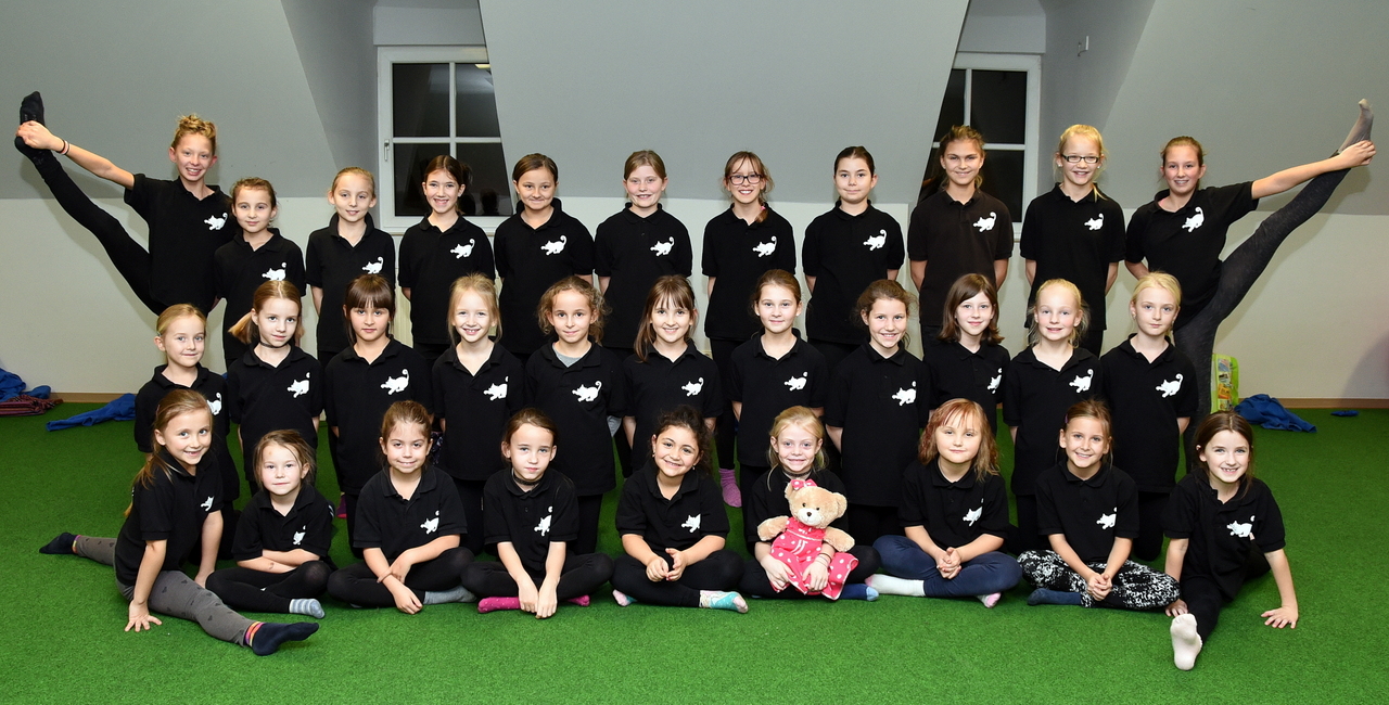 Kindergarde mit neuen und erfahrenen Trainerinnen