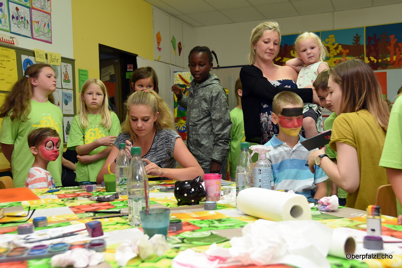 Grundschule feiert mit vielfältigem Programm