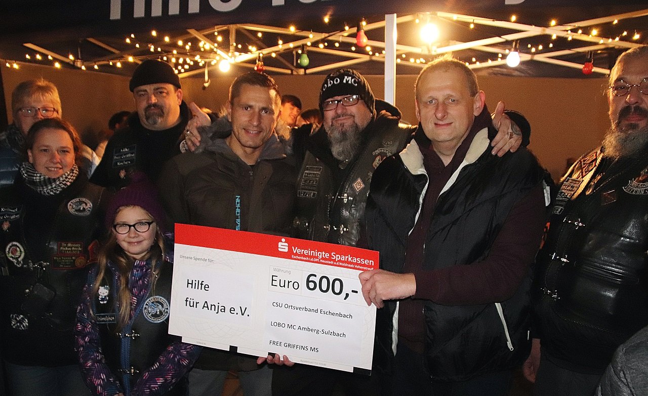 Hilfe für Anja: Biker runden Spendensumme auf
