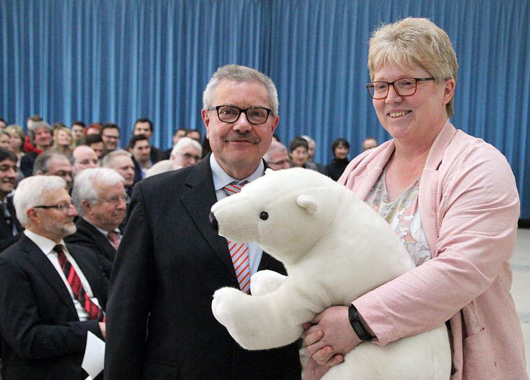 Knut, mach’s gut: Schule feiert Abschied