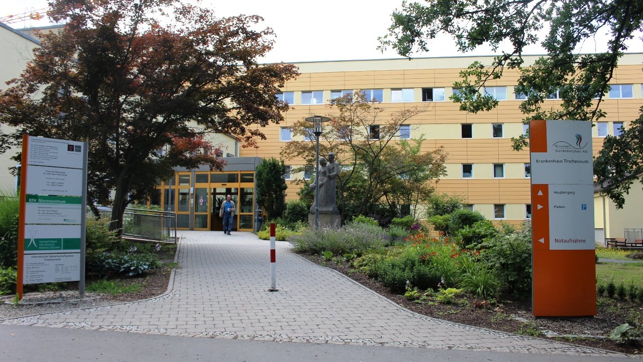 Radfahrer strampelt mit zwei gebrochenen Ellenbogen in die Klinik