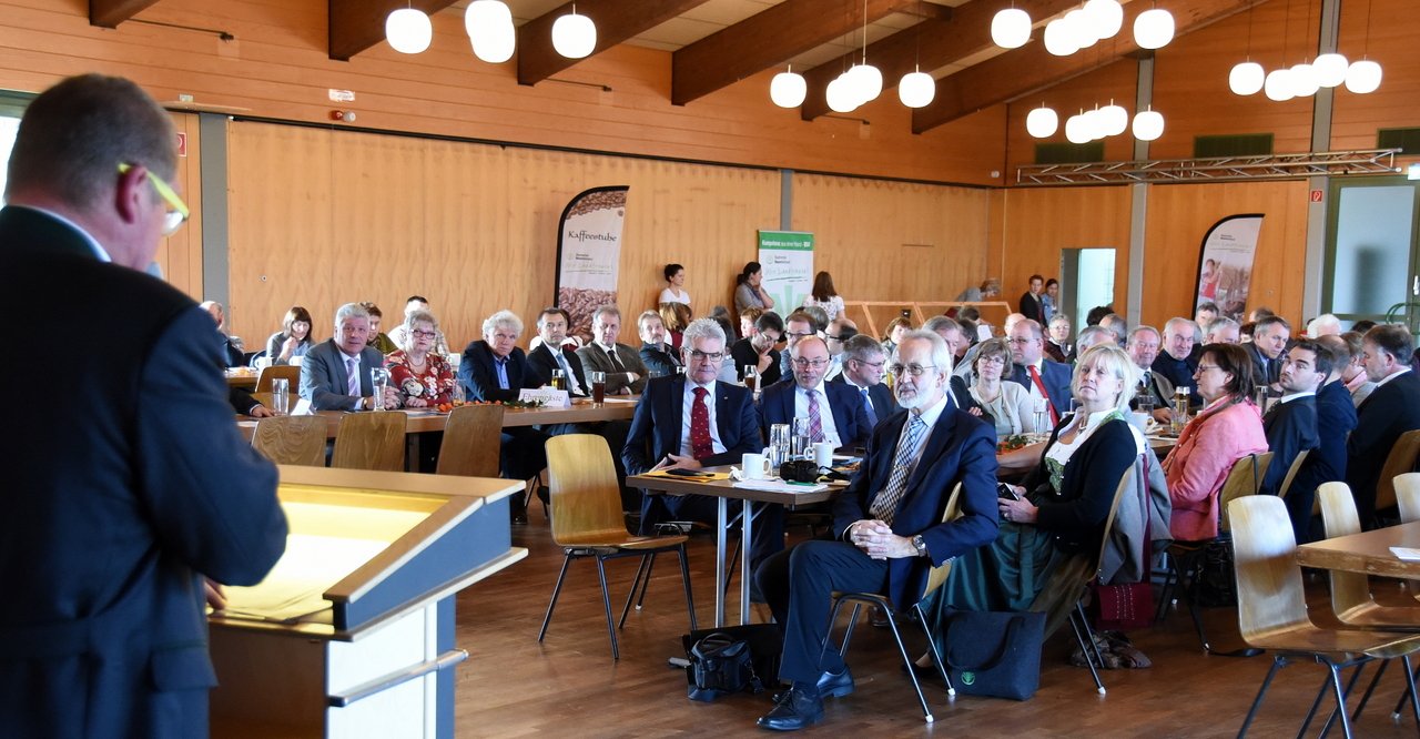 Ferkelkastration, Glyphosat, Brexit: Agrarpolitik im Fokus