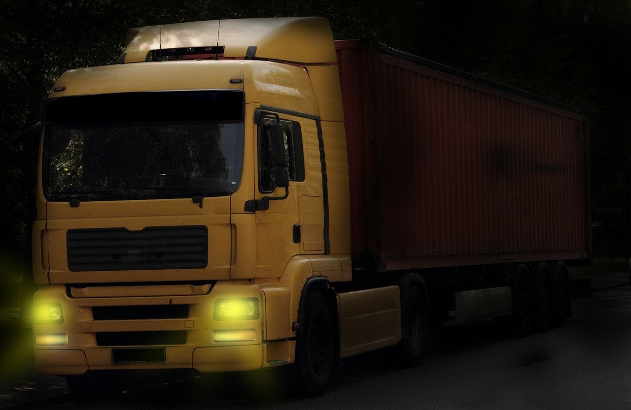 Erneuter Dieseldiebstahl aus Lastwagen