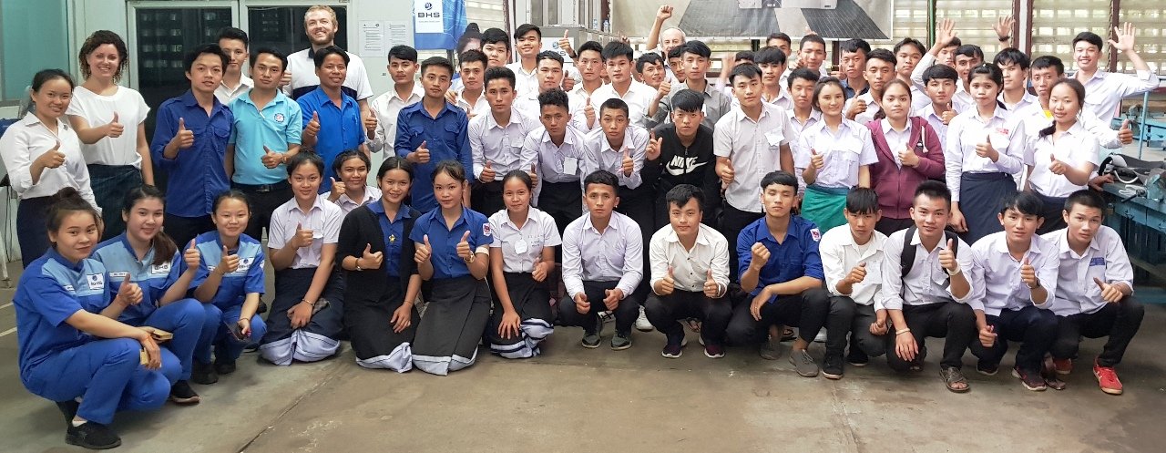 Azubis aus Laos bereit für den Start