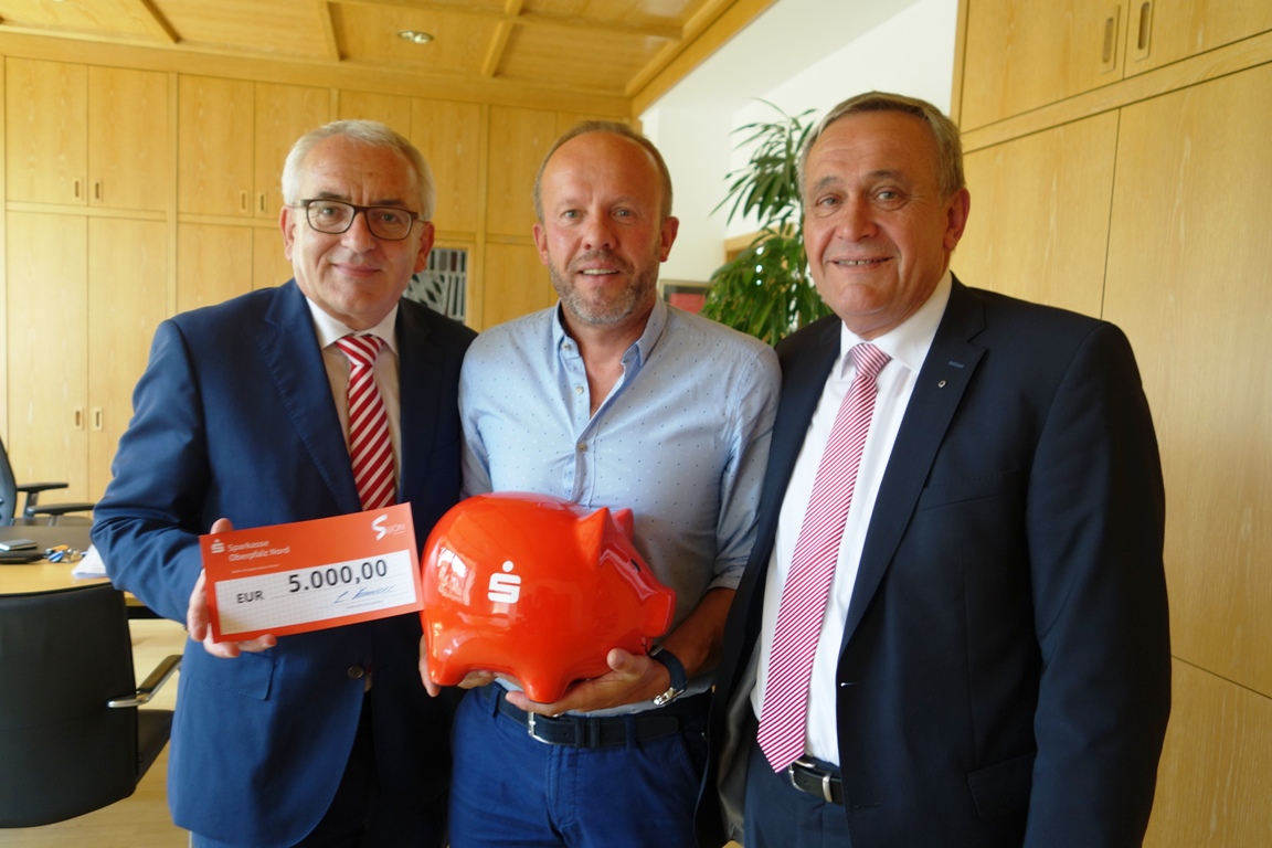 Sparkasse Oberpfalz Nord unterstützt Weidener Wasserballer