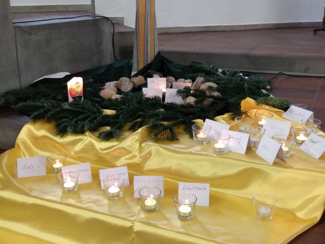 Begleitgottesdienst für Trauernde: Liebe bleibt durch Erinnerung lebendig