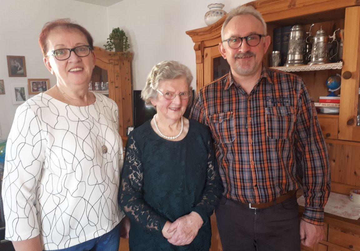 Große Gratulantenschaar feiert Martha Lang