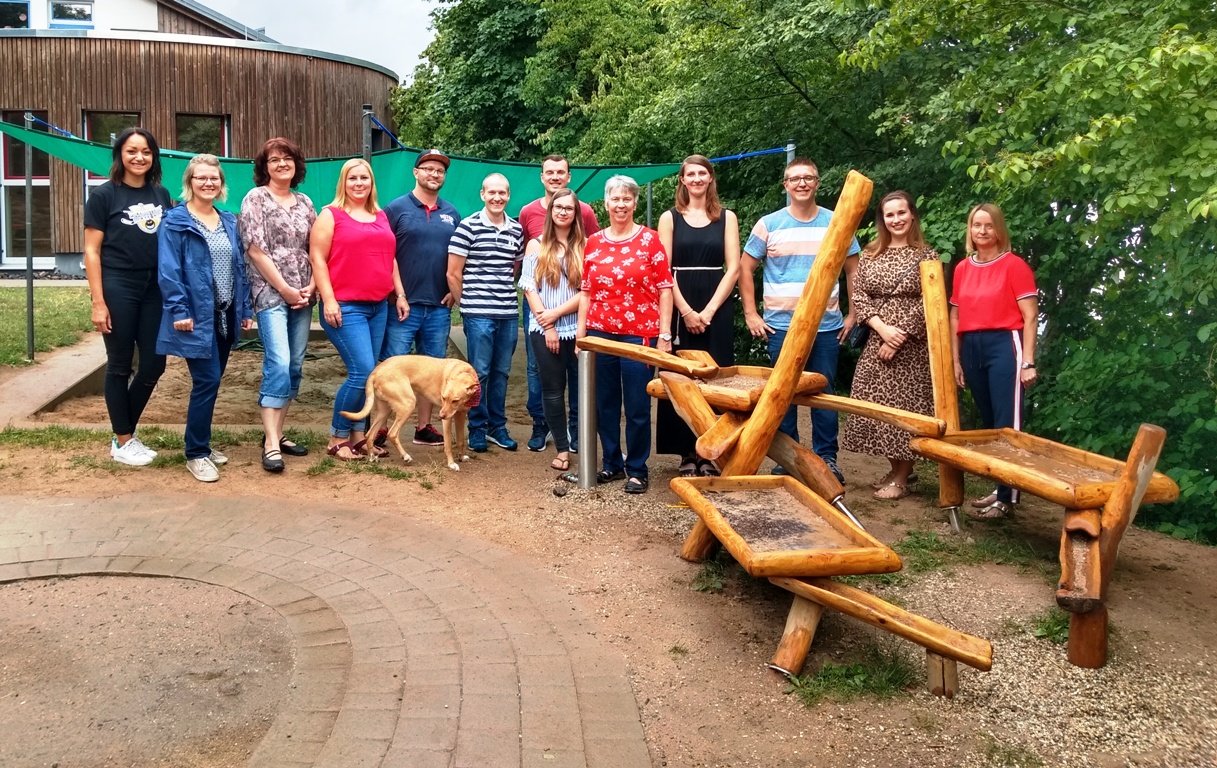 Mit Erlaubnis: Parksteiner Kids spielen im Matsch