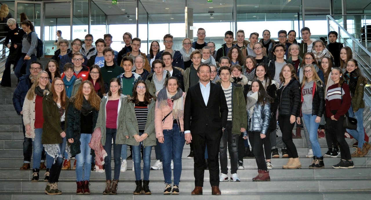 Neustädter Schüler wählen besten Tag für Besuch im Bundestag