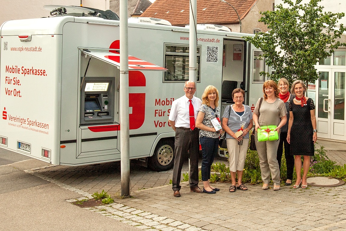 Beim Gewinnspiel abgesahnt: Sparkasse gratuliert