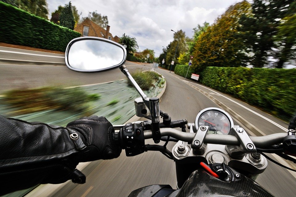 Polizei verfolgt Motorradfahrer (17)