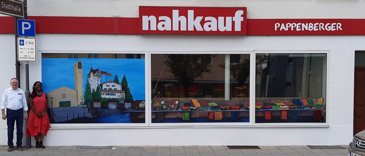 Künstlerin verschönert Lebensmittelmarkt