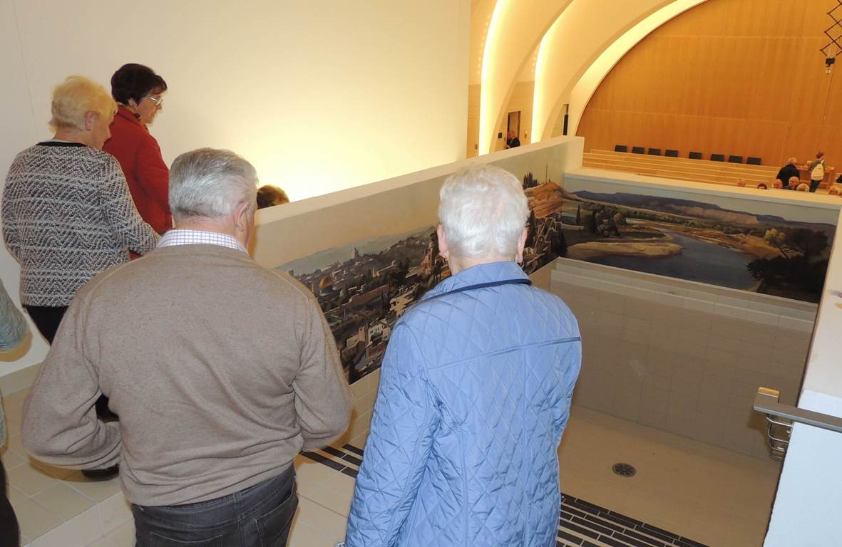 Auf den Spuren religiöser Stätten und einer Multifunktionskirche im Sperrgebiet