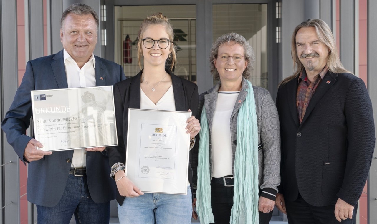 „Doppelleben“ im Bildungsauftrag