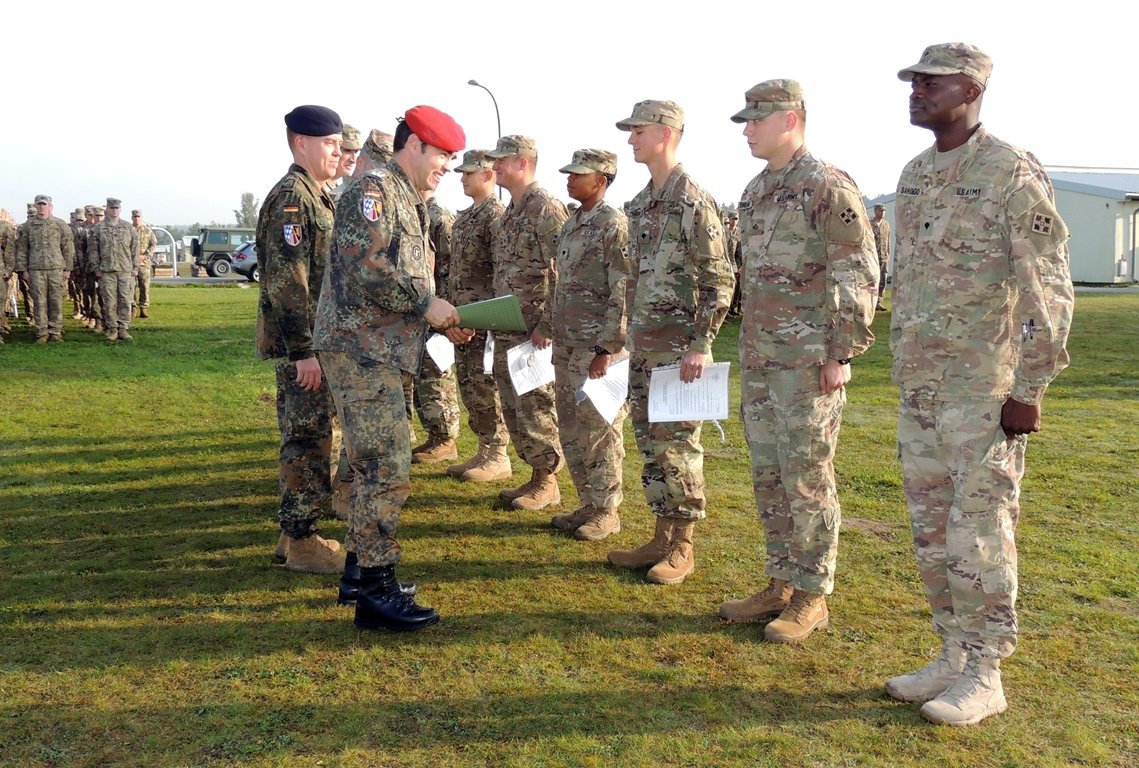 Bronze, Silber, Gold: Deutsche Auszeichnung für amerikanische Soldaten