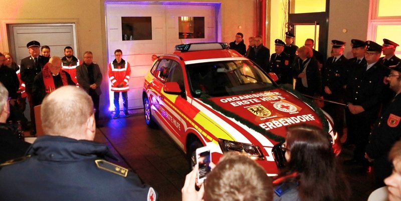Spektakuläre Feier für neues Einsatzfahrzeug der OEH