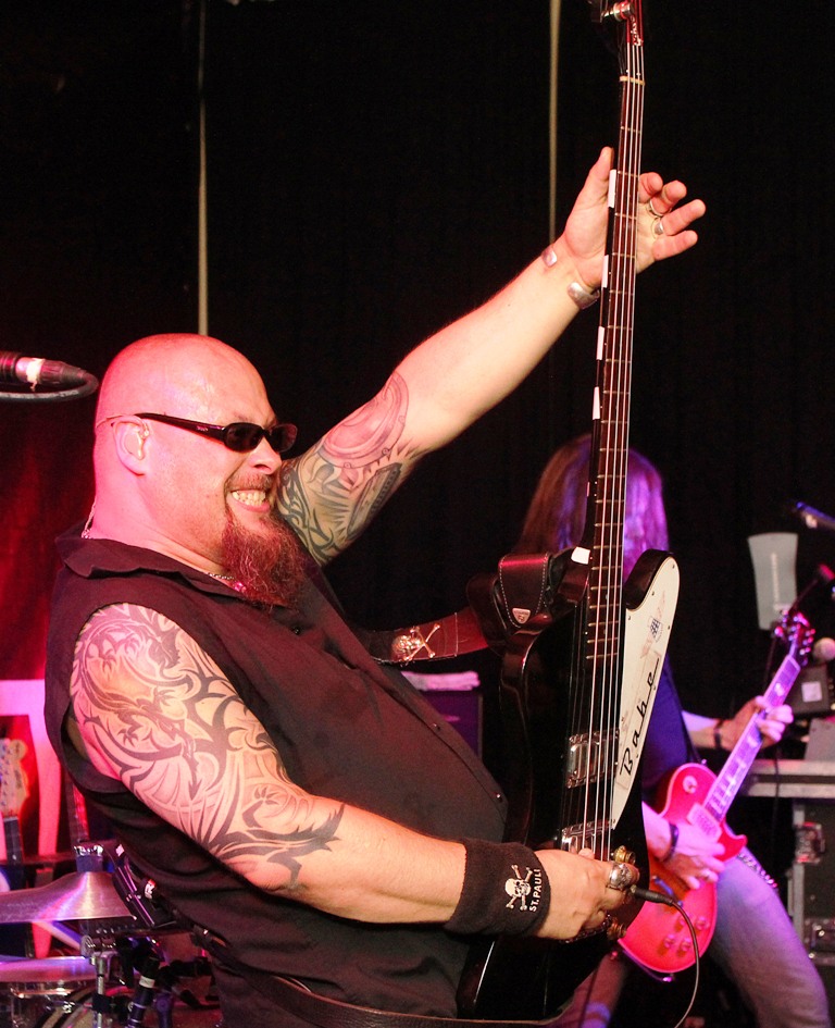 Hamburger Vollgas-Rock im Salute