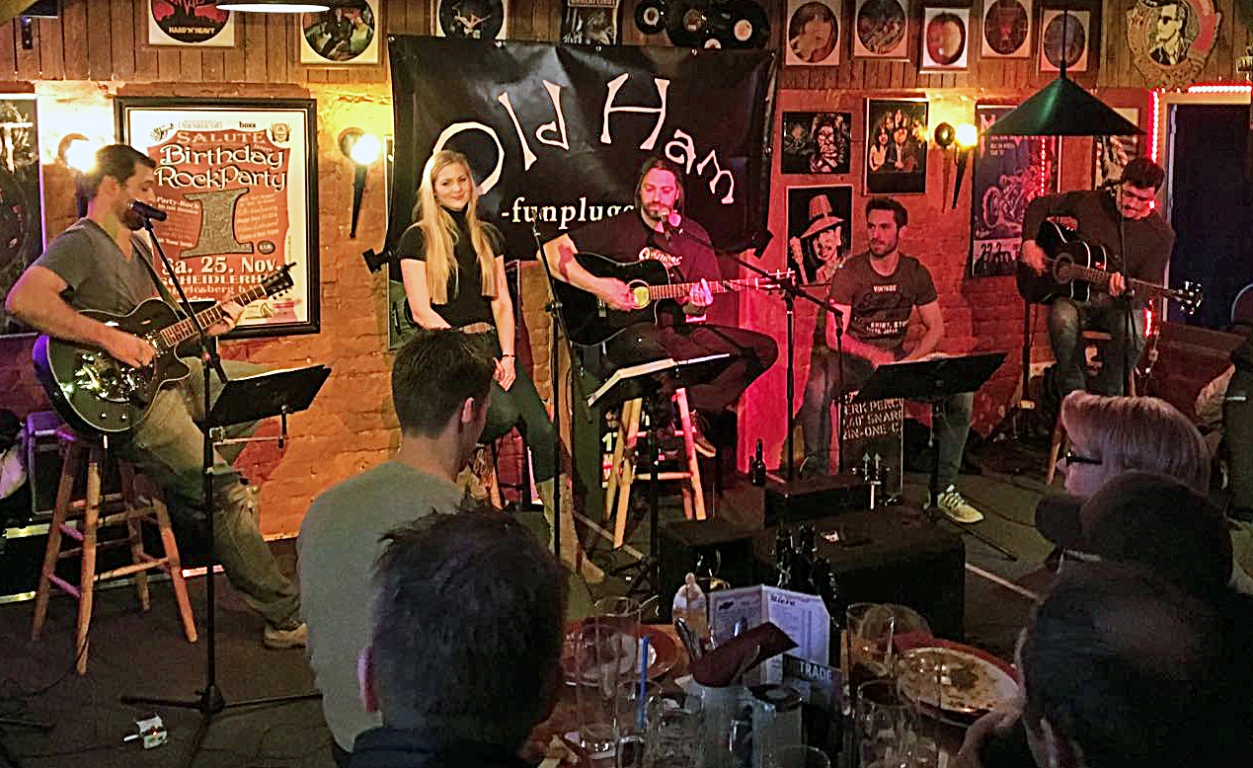 Musikalische Zeitreise: Old Ham und Sleepless begeistern im Salute