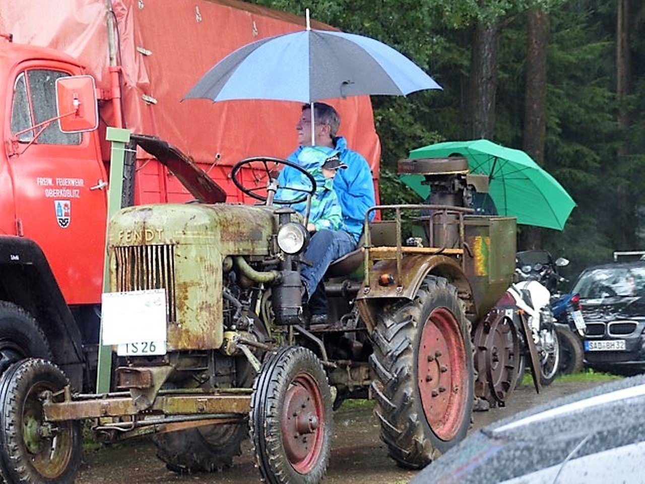 125 Fahrzeuge auf vier, drei und zwei Rädern